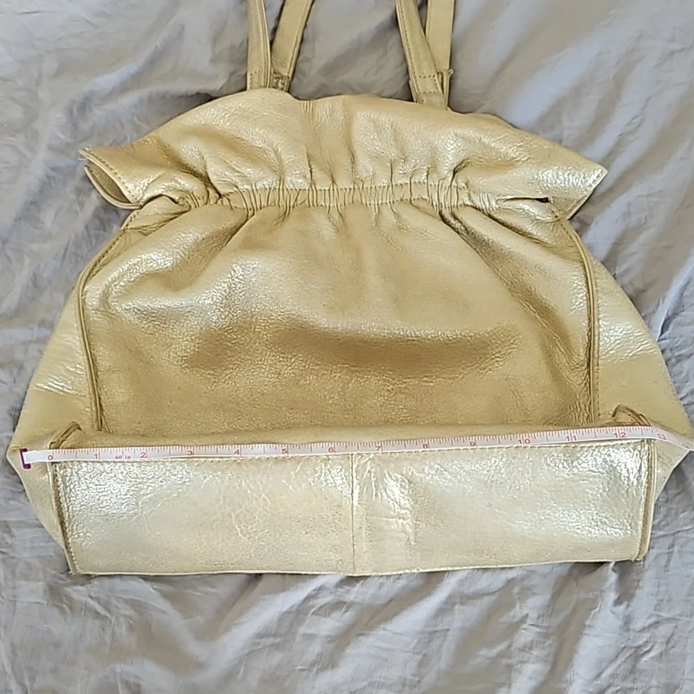 HOBO International Caliber in pearled silver metallic leather - Picture 7 of 16